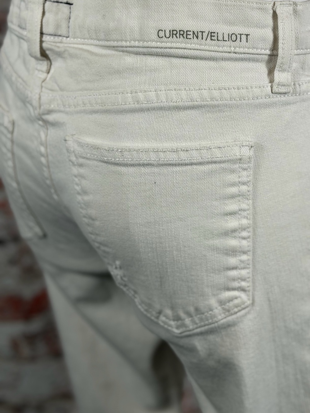 Current/Elliott Slim Straight Distressed White Jeans Women’s Size 27